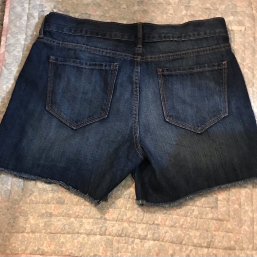 Shorts - Picture 3 of 3